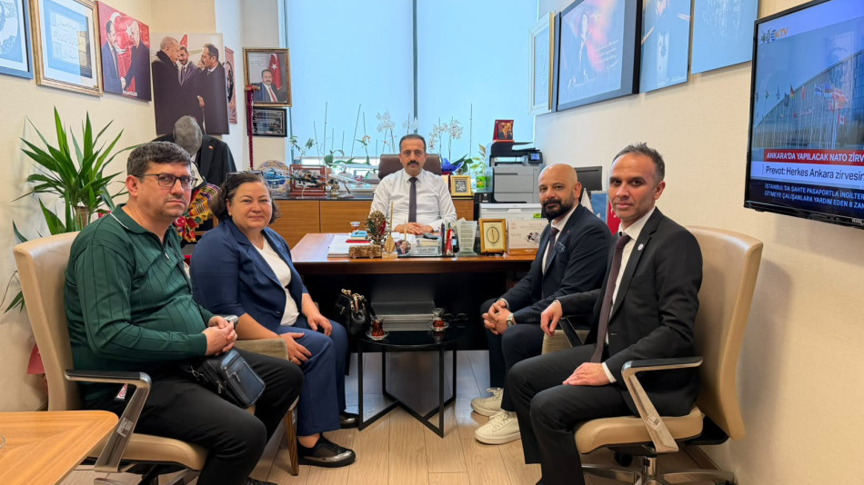HASTA ÇALIŞAN HAKLARI VE GÜVENLİĞİ DAİRE BAŞKANLIĞI, ENGELLİ HİZMETLERİ DAİRE BAŞKANI DR. FATIMA ŞAHİN İLE KAMU SAĞLIK TESİSLERİ RUHSATLANDIRMA DAİRE BAŞKANI DR. AVŞAR ASLAN'A ZİYARET